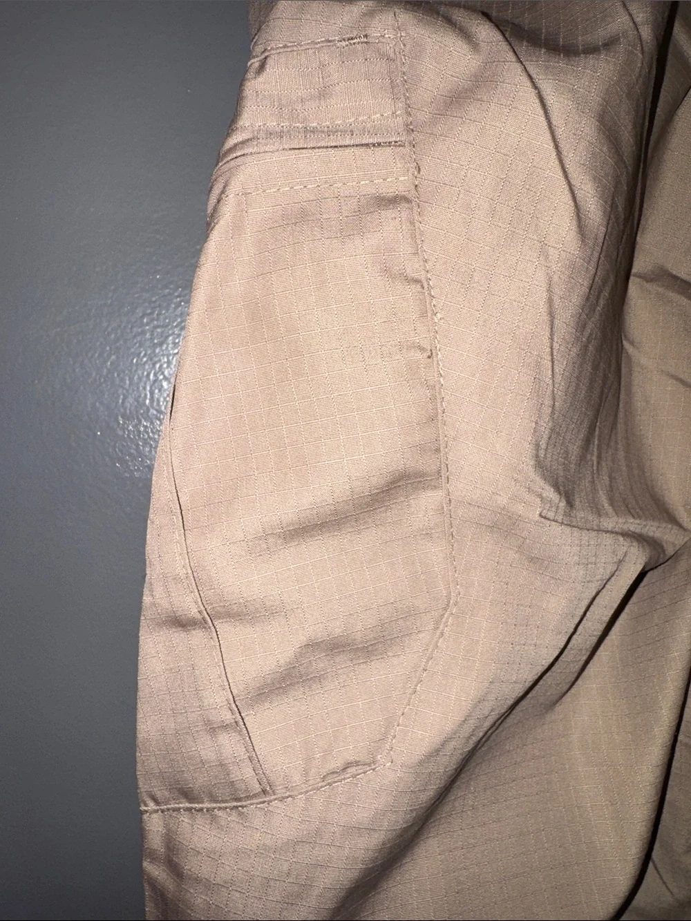 Men's Tan Utility Cargo Pants with Multiple Pockets